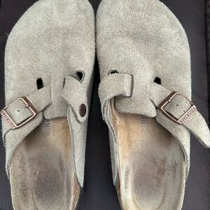 Birkenstock Boston Soft Footbed Suede Clogs – Taupe – Size 7